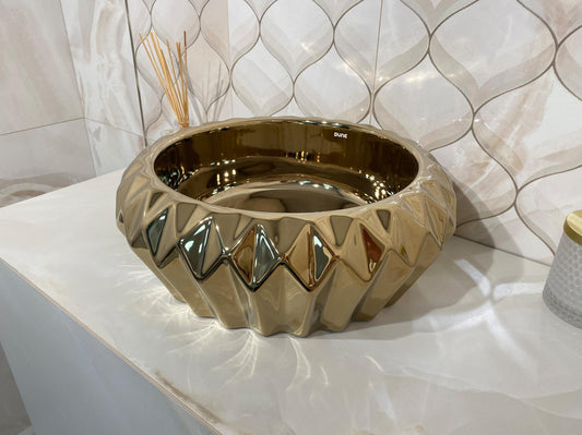 Lavoar cu decor auriu